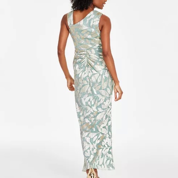 Adrianna Papell
Women's Asymmetric Metallic Mermaid Gown Size 4 - Picture 6 of 7